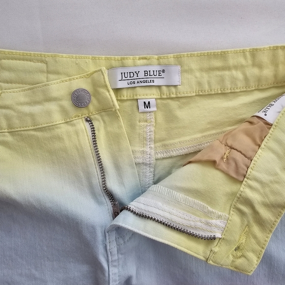 Judy Blue Pastel Ombre Rainbow Raw Hem Shorts Size M - Picture 7 of 13